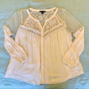 American Eagle ivory lace flowy top